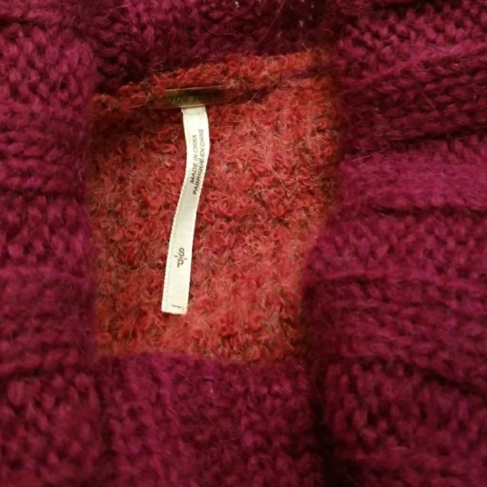 NWOT Free People Wool Sweater Fits S-M - Picture 5 of 8